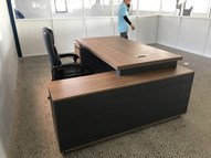 Bàn Giám Đốc Cao Cấp D180 * R90